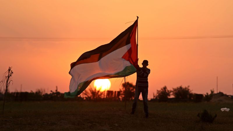 الفلسطينيون على العهد: الأرض جوهر الصراع مع الاحتلال